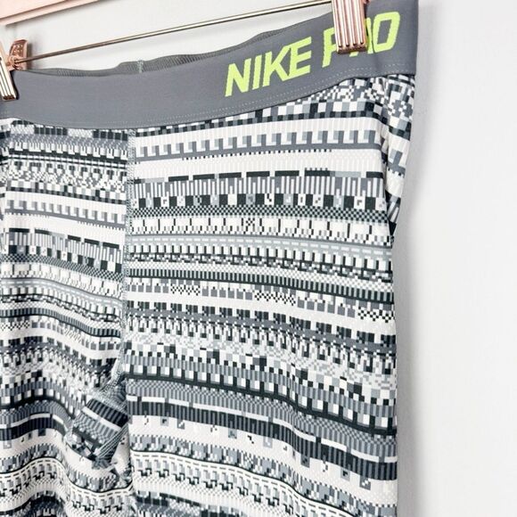 NIKE PRO | 8 Bit Dri Fit Full Length Gray & White Leggings Women’s Size X-Large - Picture 3 of 10